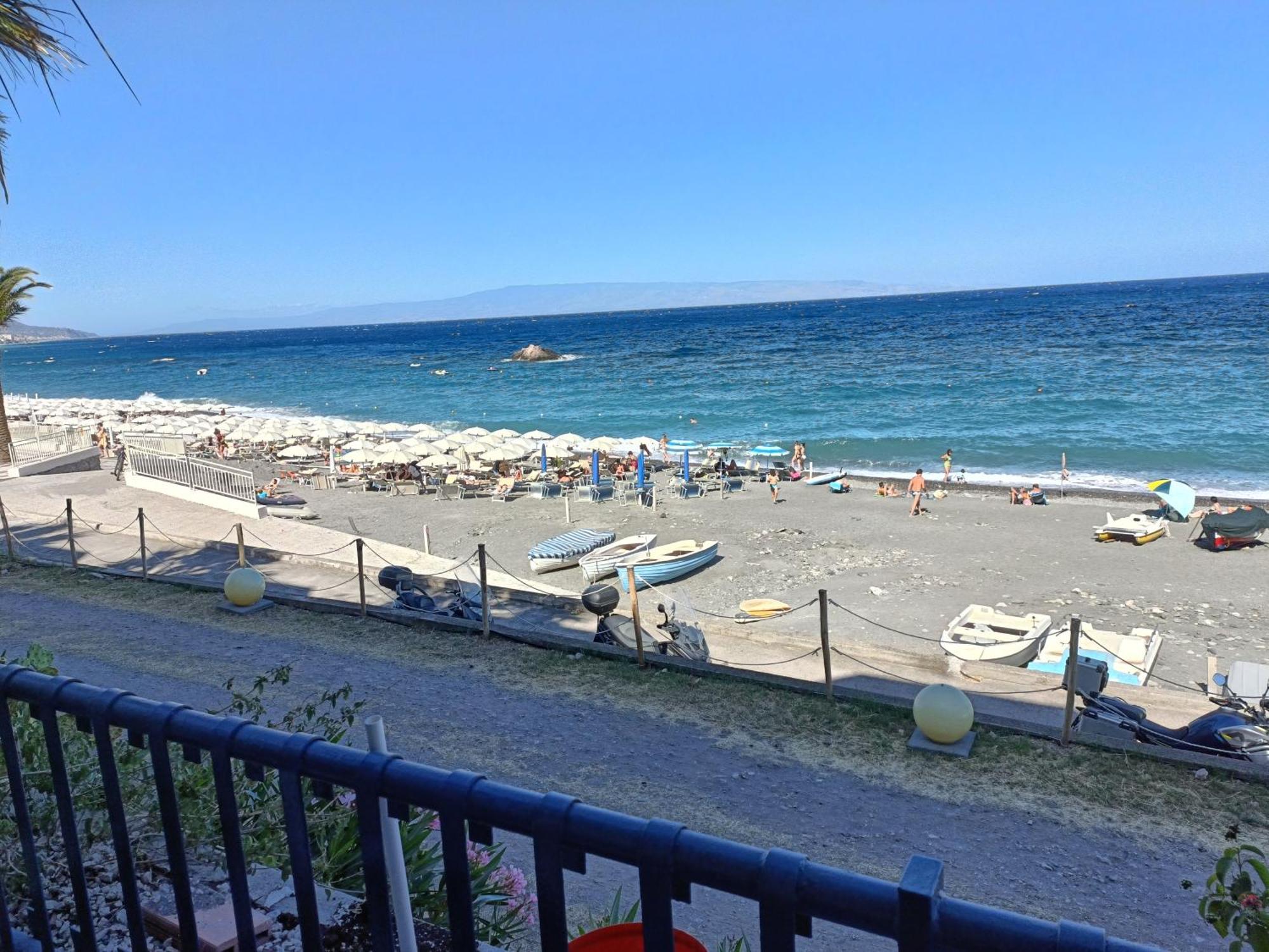 Casa Vacanze Margarita SantʼAlessio Siculo Eksteriør bilde